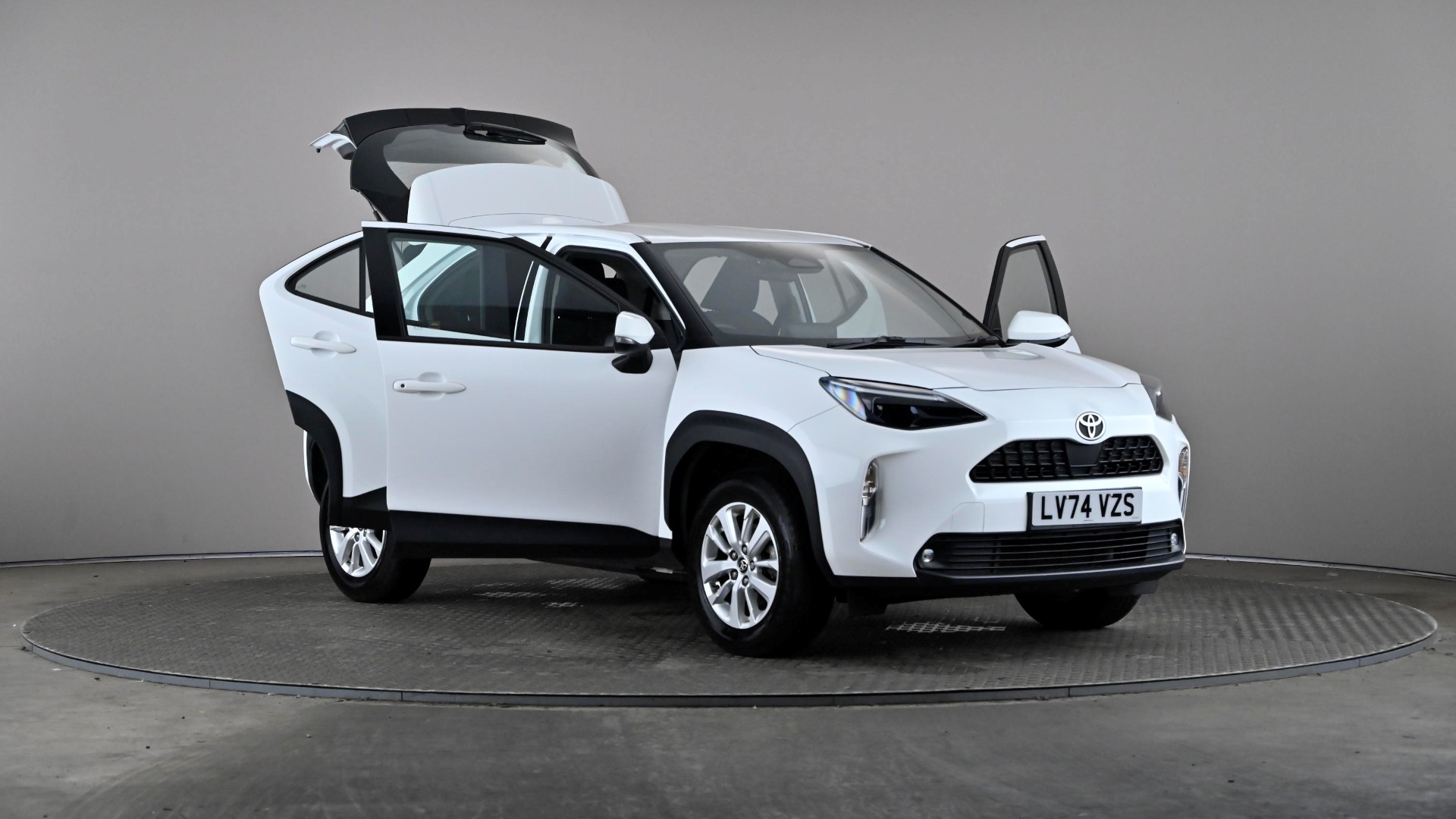 2024 TOYOTA YARIS CROSS 1.5 HYBRID ICON CVT PETROL HYBRID AUTOMATIC 20,440 MILES WHITE 19,497 305... photo